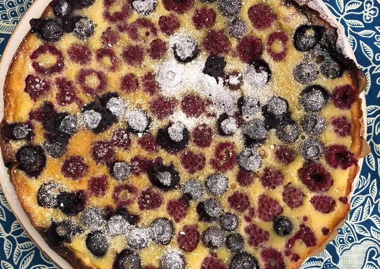 How to Make Super Quick Homemade Berries clafoutis