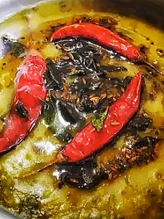 A picture of Dal palak.