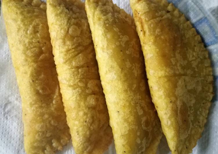 Empanadas de verde con queso Receta de Mary Encarnación Cookpad