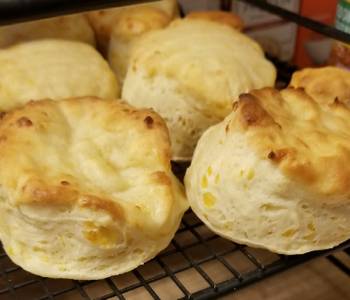 Easy Fast Cooking Leahs Cheddar Garlic Buttermilk Biscuit adapted from Good Hou Savory Delicious