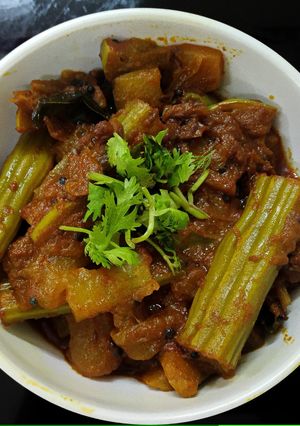 A picture of Delicious Drumstick Mango Curry Recipe.