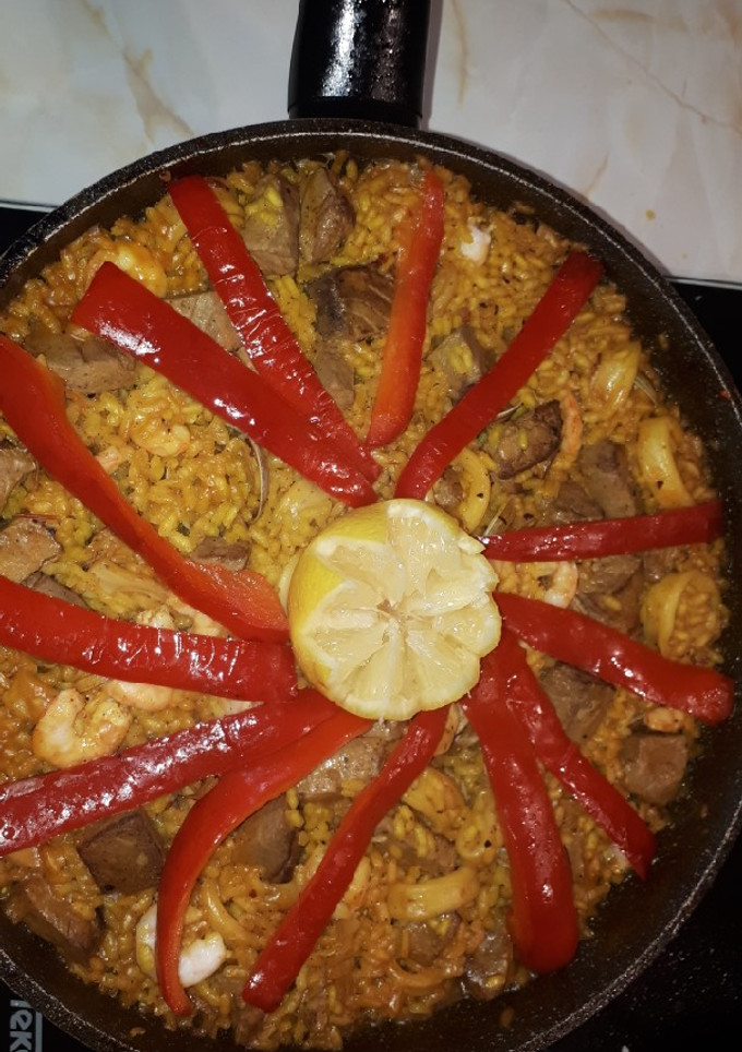 Una foto de Paella marinera alicantina