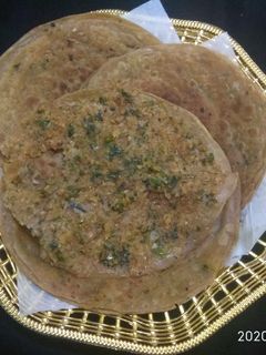 प्याज़ मूली के पराठे(Pyaaz Mooli ke Parathe recipe in Hindi) रेसिपी मुख्य फोटो