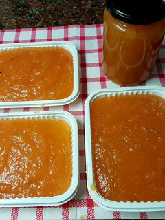 Una foto de 👩‍🍳Dulce de membrillo casero y fácil (En microondas)