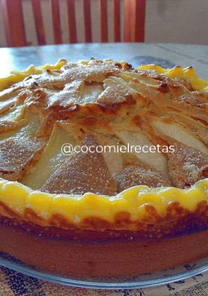 Una foto de Torta economica de peras 🍐🍐