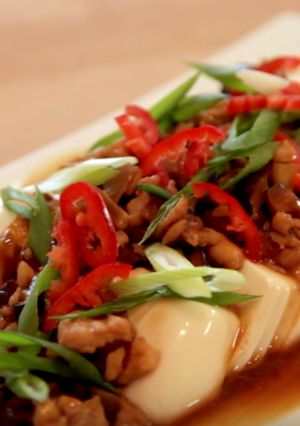 A picture of Steamed Tofu with Minced Meat.