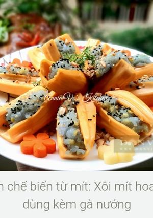 Hình của món Xôi mít hoa đậu biếc dùng kèm gà nướng.
