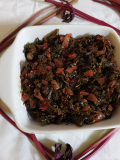 लाल माठाची भाजी (laal mathachi bhaji recipe in marathi) रेसिपी चे मुख्य फोटो