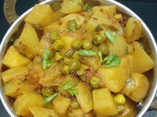 Onlayn porno: qizlar ozlarini squirting orgazmga olib kelishadi