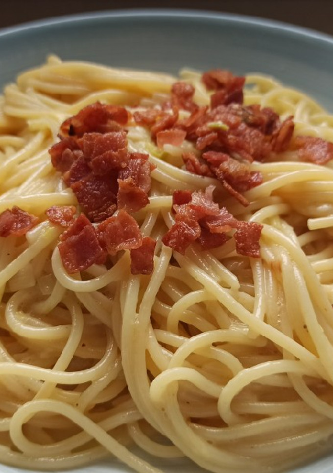 Una foto de Pasta con salsa de puerros