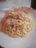 Pasta con pollo y tocineta