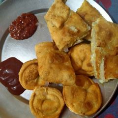 A picture of Besan ki pakodi.