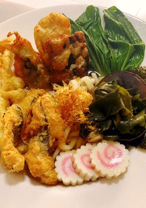 รูปของ อุด้งเทมเปกรอบทูโทน (น้ำดำ) Two-tone crispy udon tempeh