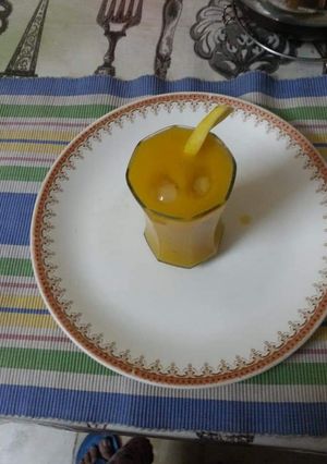 मैंगो फ्रूटी (Mango frooti recipe in Hindi) रेसिपी मुख्य फोटो