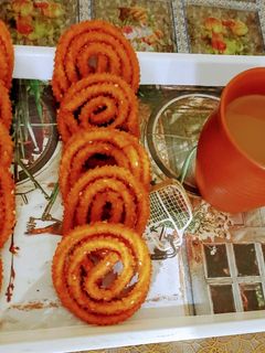 तांदळाच्या पिठाची चकली (tandul chakali recipe in marathi) रेसिपी चे मुख्य फोटो
