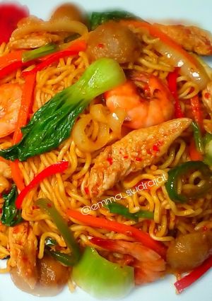 Foto resep Mie goreng pedas special ala Resto by. me