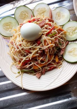 A picture of Spaghettini stir fry.