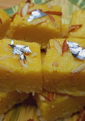 A picture of Coconut Burfi.