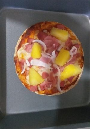 A picture of Easy Flour Tortilla Pizza.
