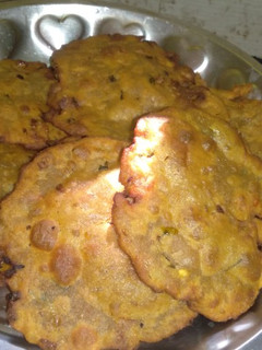மசால் பூரி (Masal poori recipe in tamil)#GA4 செய்முறை முக்கிய புகைப்படம்