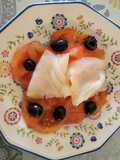 Carpaccio de tomate y bacalao ahumado en un plis plas