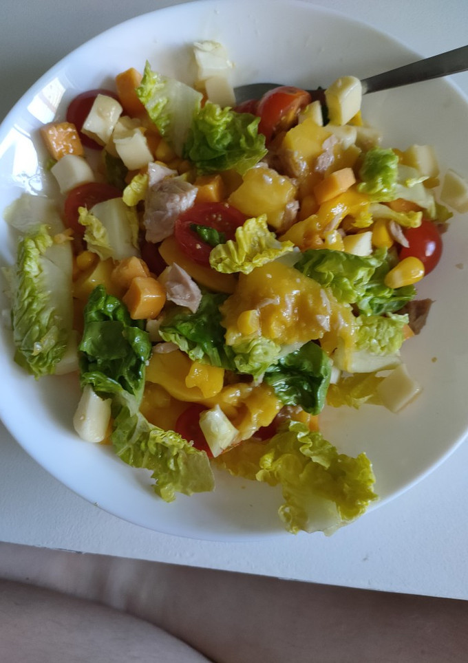 Una foto de Ensalada de mango, dulce-salada
