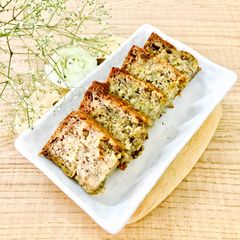 A picture of Banana oatmeal cake.