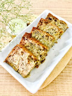 A picture of Banana oatmeal cake.