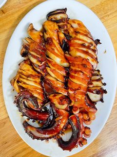 Hình của món Râu bạch tuộc nướng.