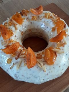 Une photo de Entremet abricots miel & amandes