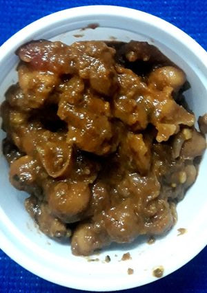 A picture of Khatte Channe.