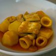 Guiso de calamar y pescado (rape, bacalao)