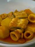 Guiso de calamar y pescado (rape, bacalao)