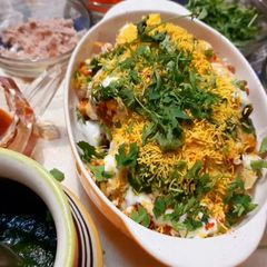 A picture of Lachcha papdi chaat.