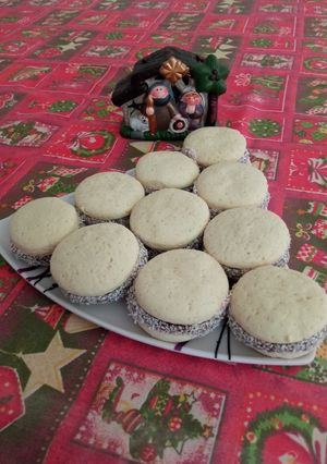 Una foto de Alfajores argentinos con dulce de leche
