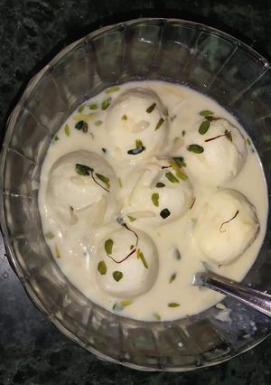 A picture of Rasmalai.