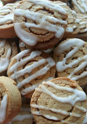 A picture of Vickys Cinnamon Roll Cookies, GF DF EF SF NF.