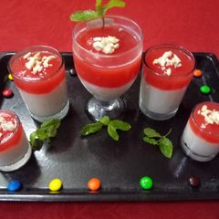 A picture of Vanilla & Rose pudding.