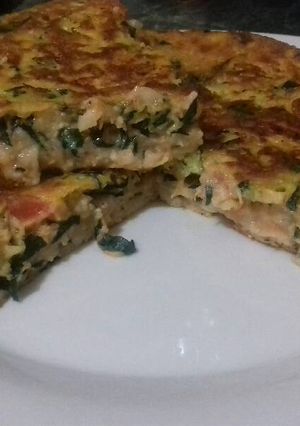 Una foto de Tortilla de verduras y atún #23