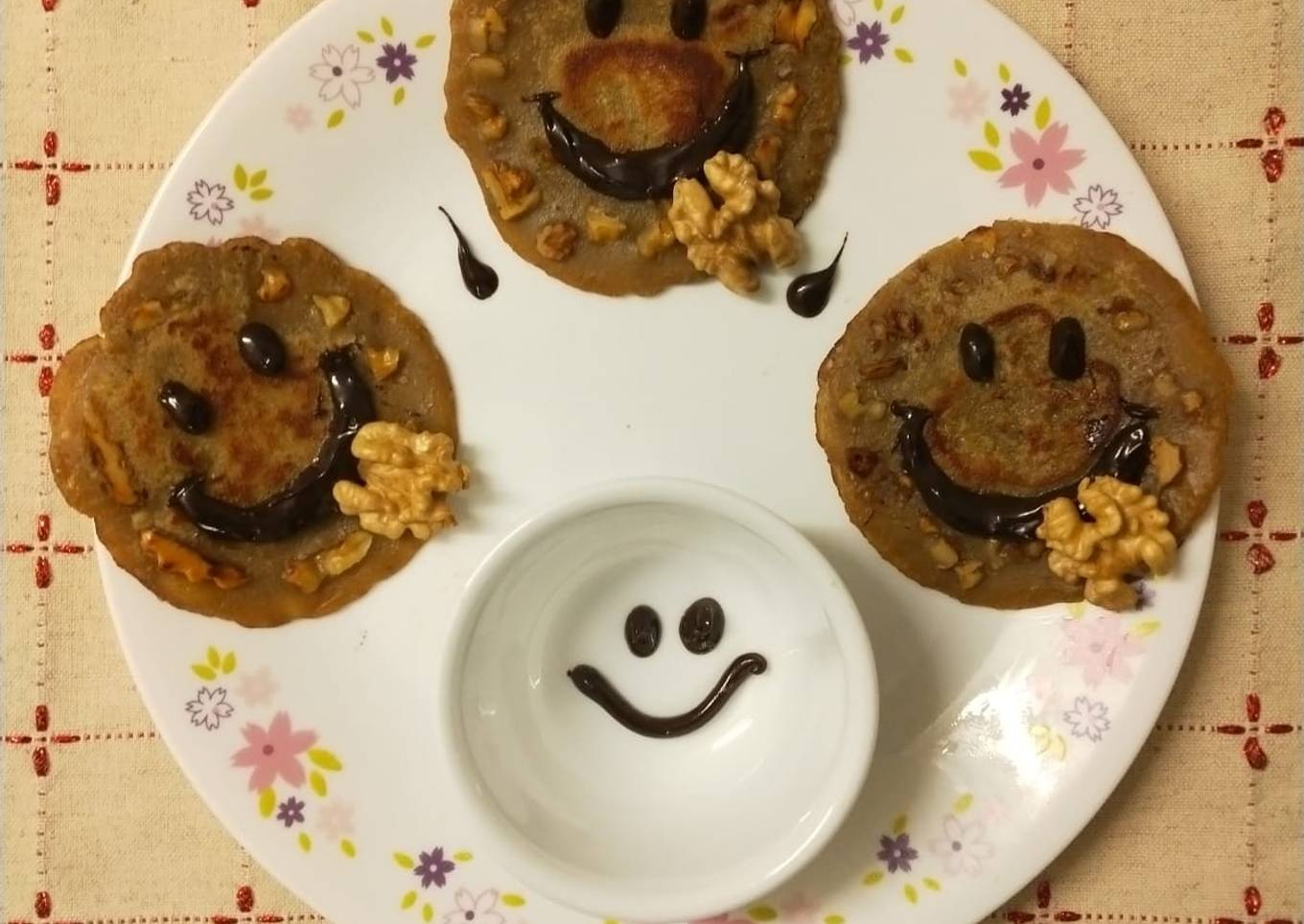 Banana pancakes Banana,Oats Pancakes and walnut topping