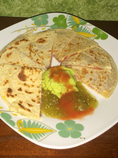 Una foto de Quesadillas Jamón y Queso