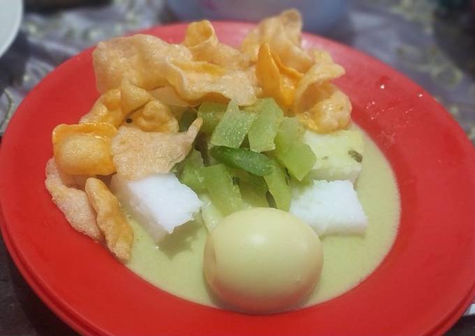 Lontong sayur labu dan buncis