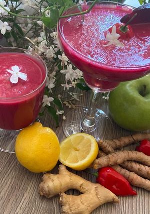 Une photo de Jus pomme verte betterave piment habanero