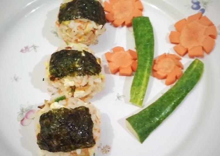 Onigiri Wortel Timun Ayam Suwir
