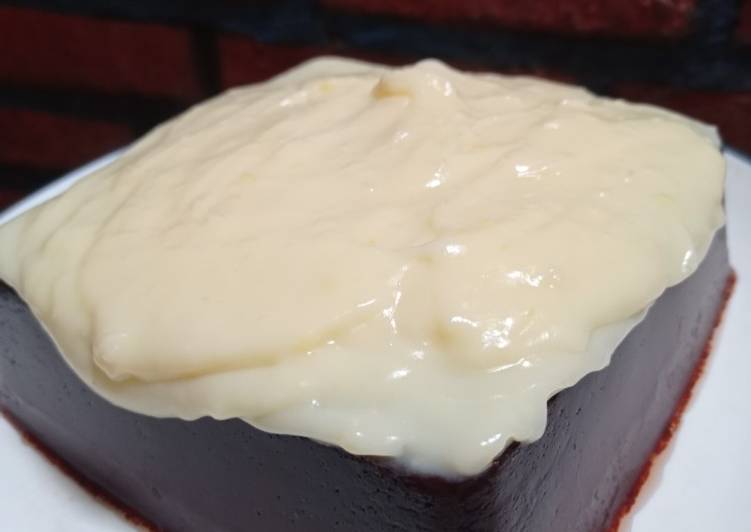 Langkah Mudah untuk Menyiapkan Puding coklat oreo cake dengan vla, Lezat