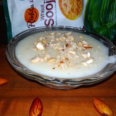 A picture of Suji kheer.