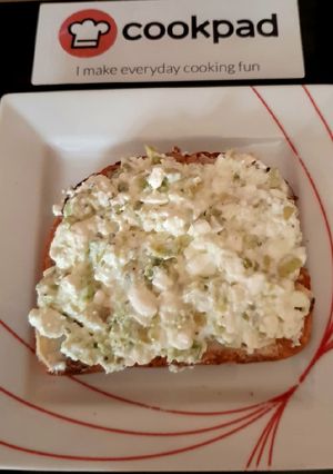 A picture of My Avocado & Cottage Cheese on Toast. 😊.