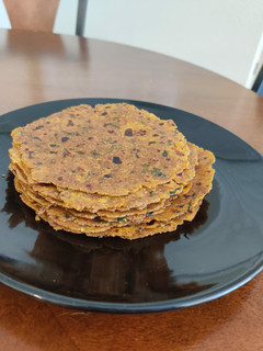थेपला (Thepla recipe in Hindi) रेसिपी मुख्य फोटो