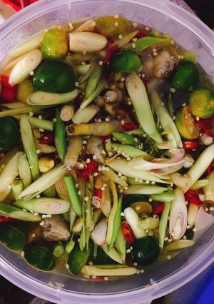 Hình của món Chân gà ngâm sả tắc.