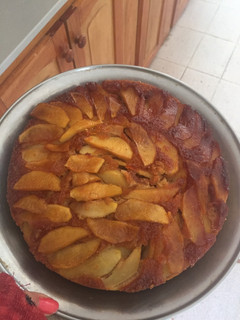 Una foto de Torta de manzana invertida
